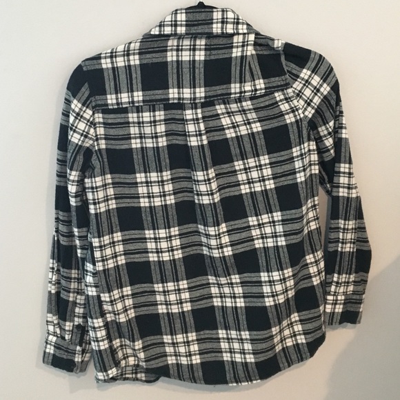 Forever 21 women’s flannel. - Picture 2 of 4